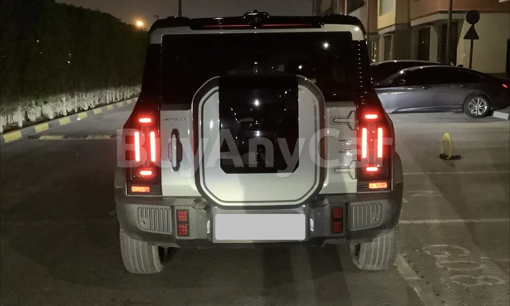 Vehicle photo 2