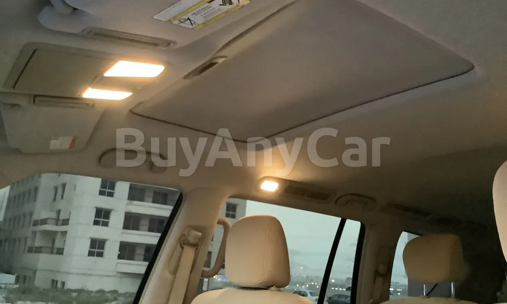 Vehicle photo 9