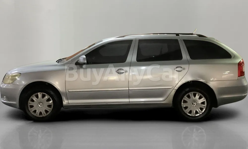 Vehicle photo 4
