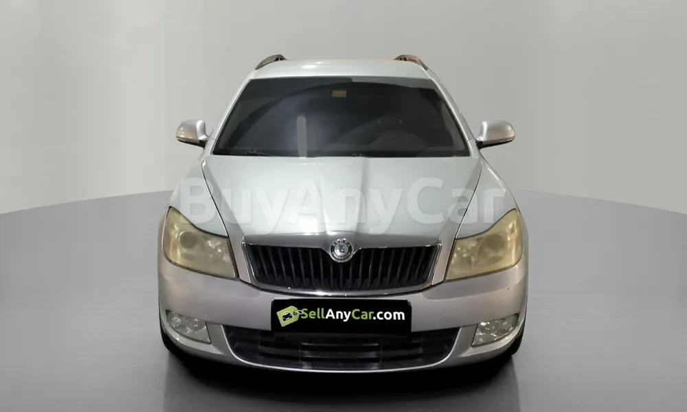 Vehicle photo 1
