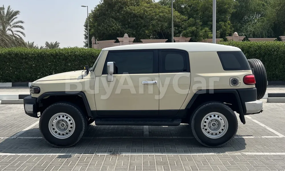 Vehicle photo 4