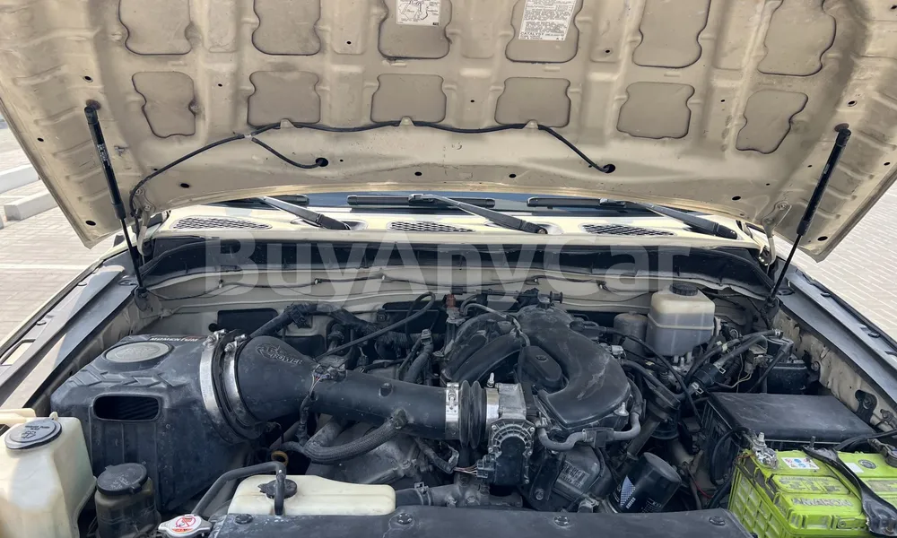 Vehicle photo 7