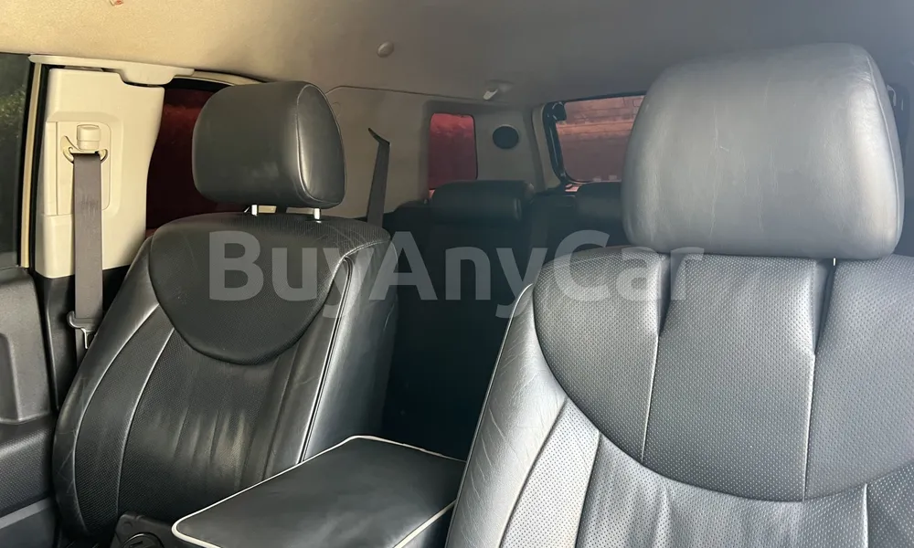 Vehicle photo 9