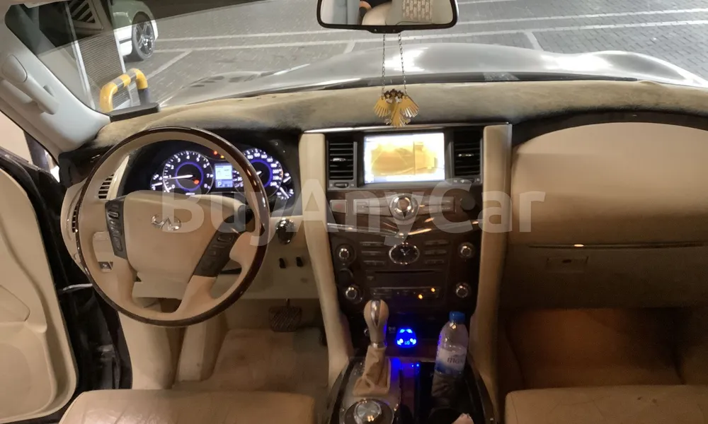 Vehicle photo 8
