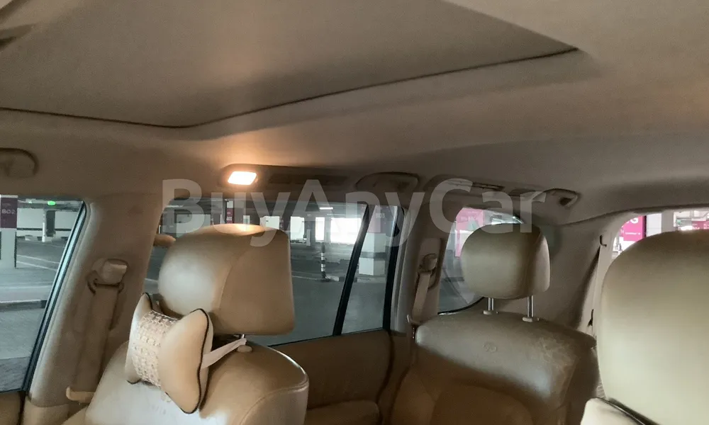 Vehicle photo 9