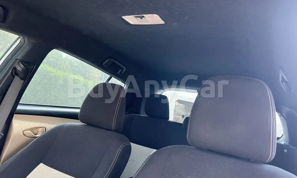 Vehicle photo 9