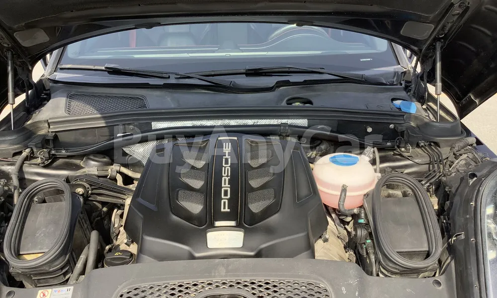 Vehicle photo 6