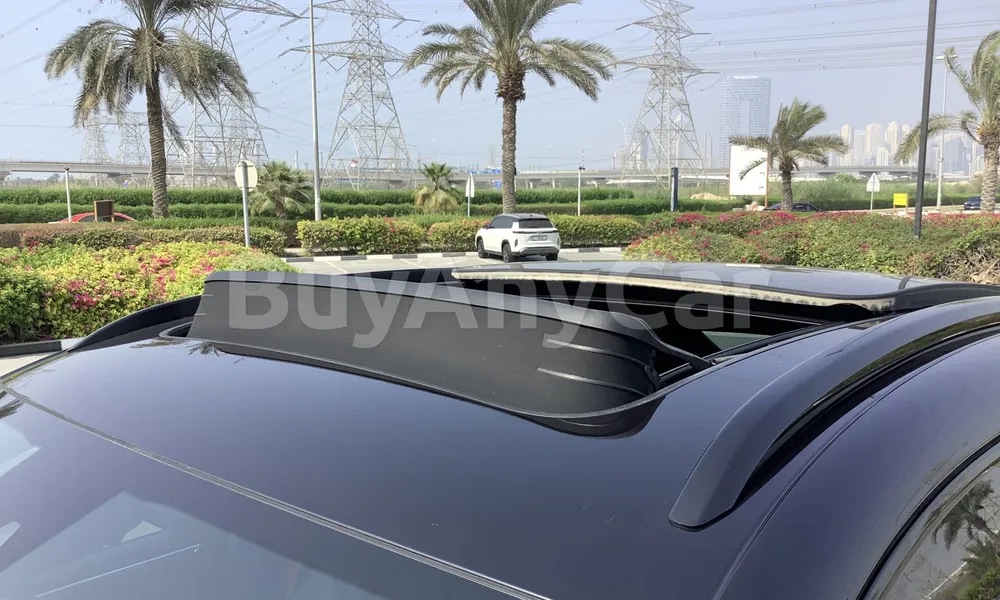 Vehicle photo 5