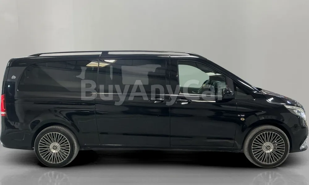 Vehicle photo 3