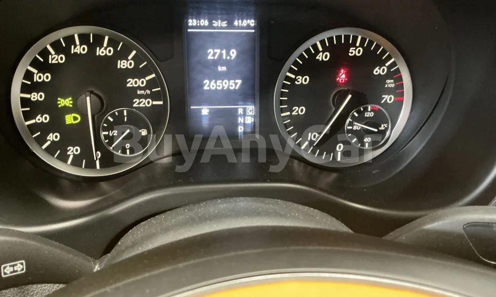 Vehicle photo 8