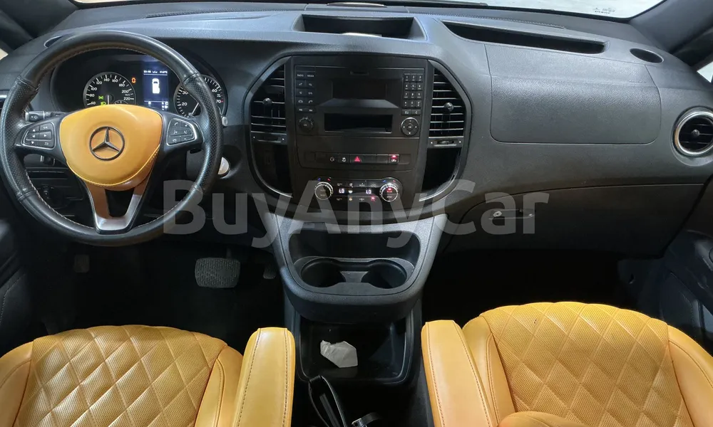 Vehicle photo 9