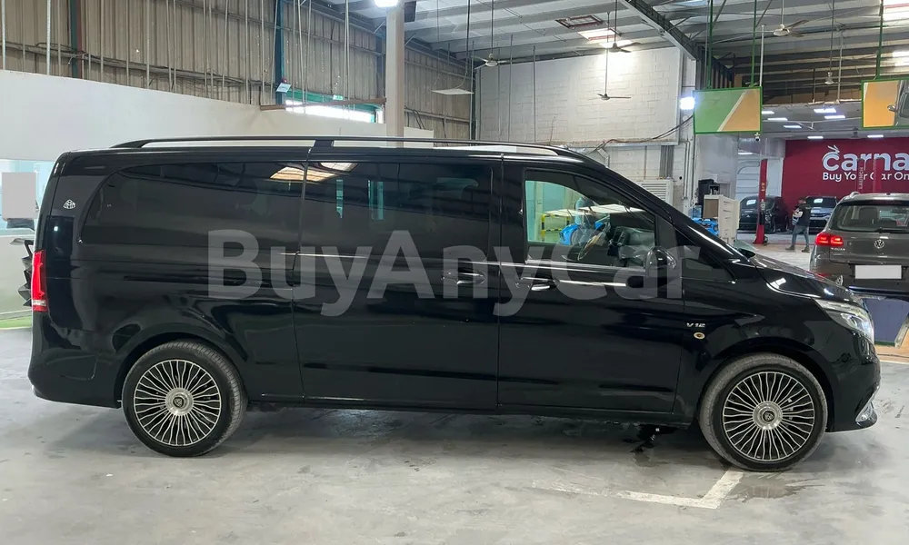 Vehicle photo 5