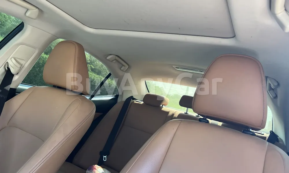 Vehicle photo 9