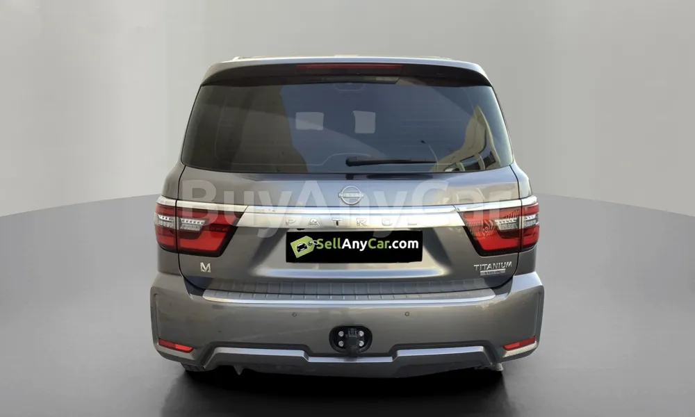 Vehicle photo 2