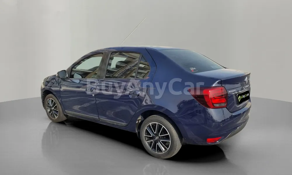 Vehicle photo 2