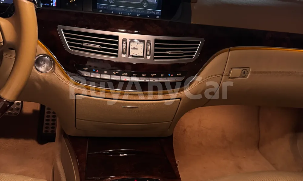 Vehicle photo 8