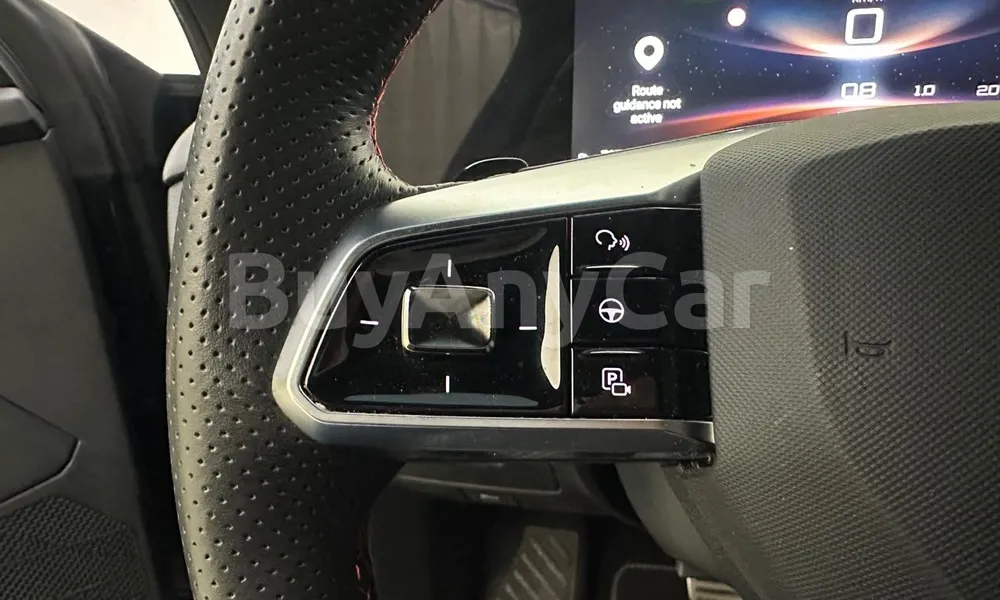 Vehicle photo 13