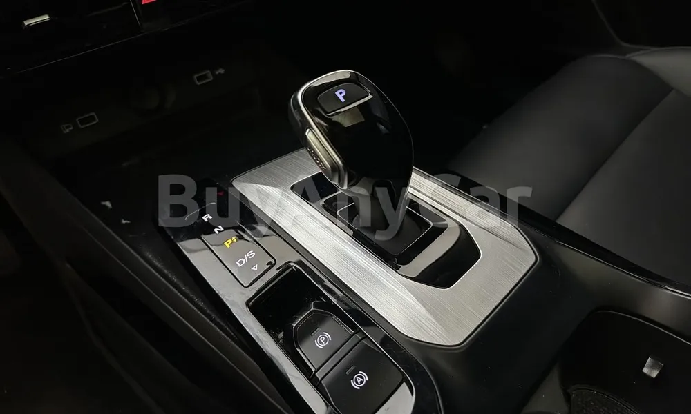 Vehicle photo 10