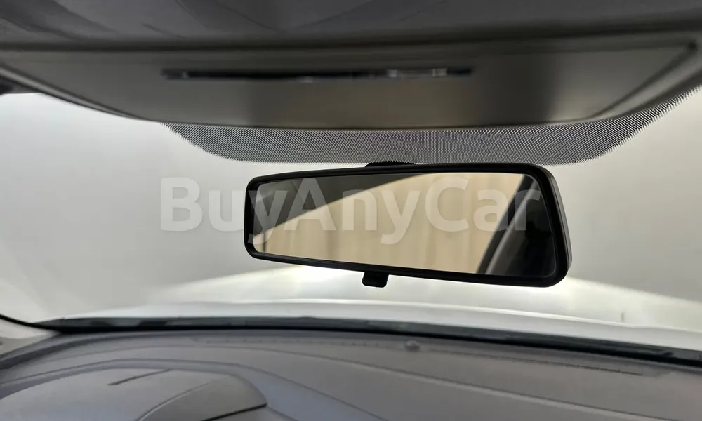 Vehicle photo 12