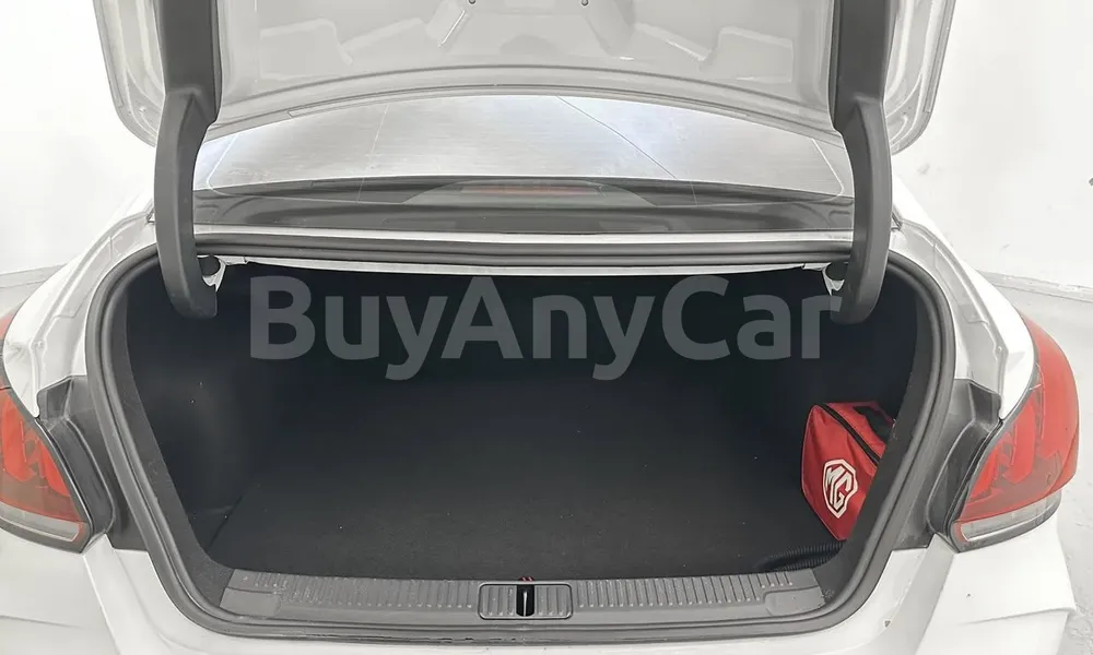 Vehicle photo 13