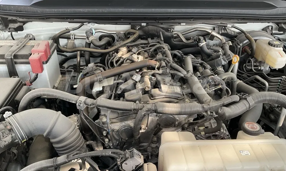 Vehicle photo 6