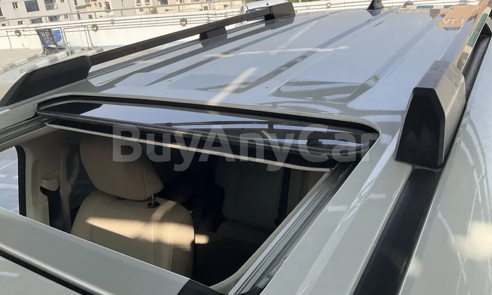 Vehicle photo 5