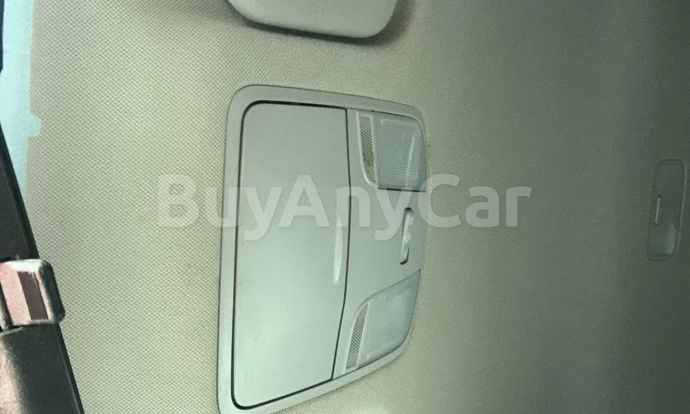Vehicle photo 9