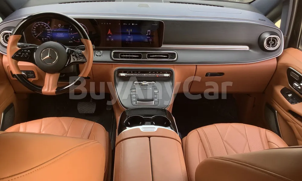 Vehicle photo 9