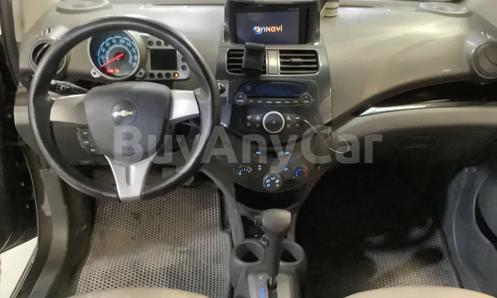 Vehicle photo 8