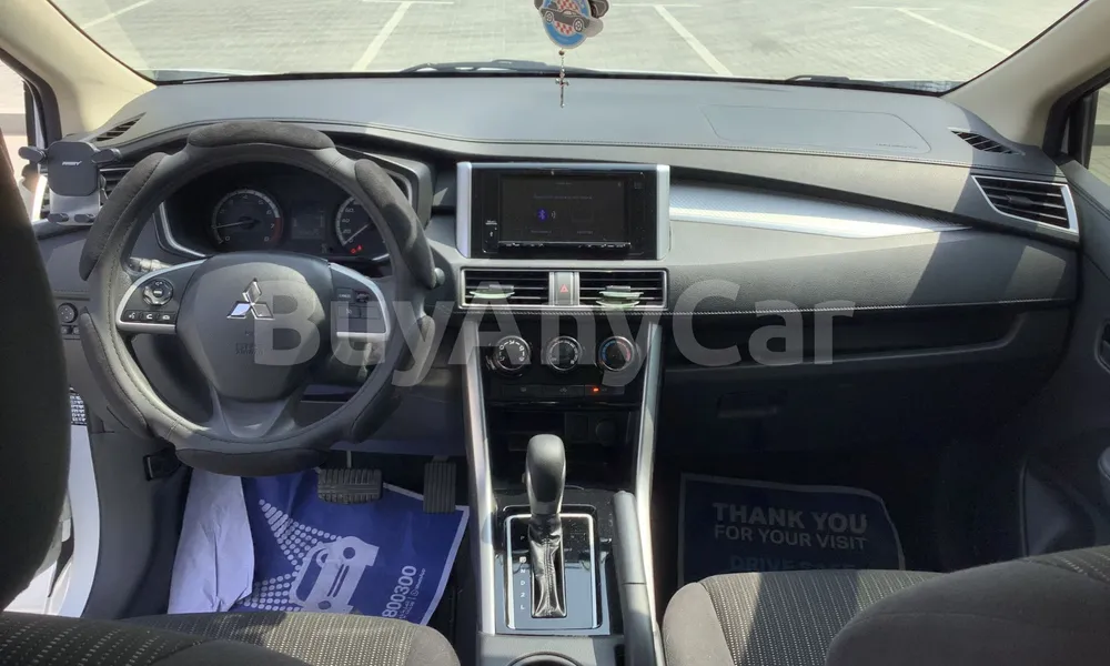 Vehicle photo 9