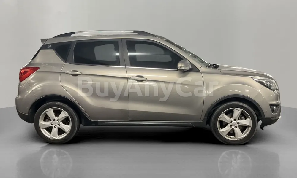 Vehicle photo 3