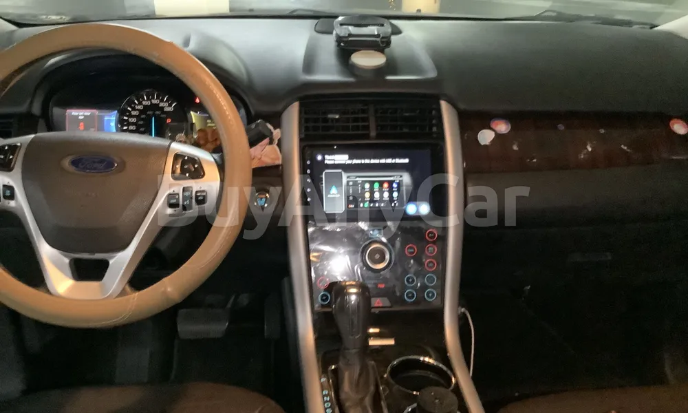 Vehicle photo 8