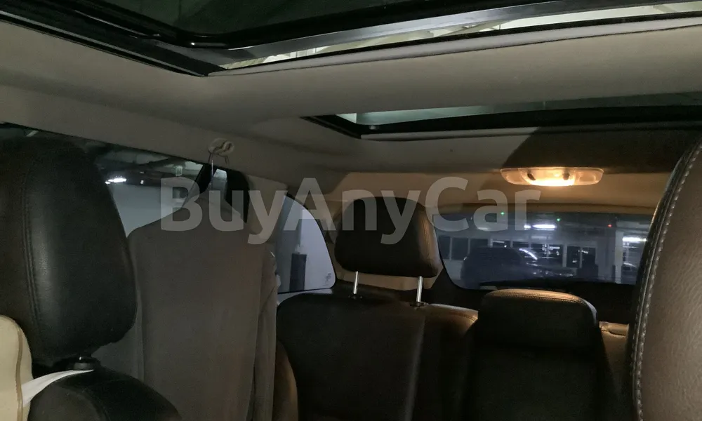 Vehicle photo 9