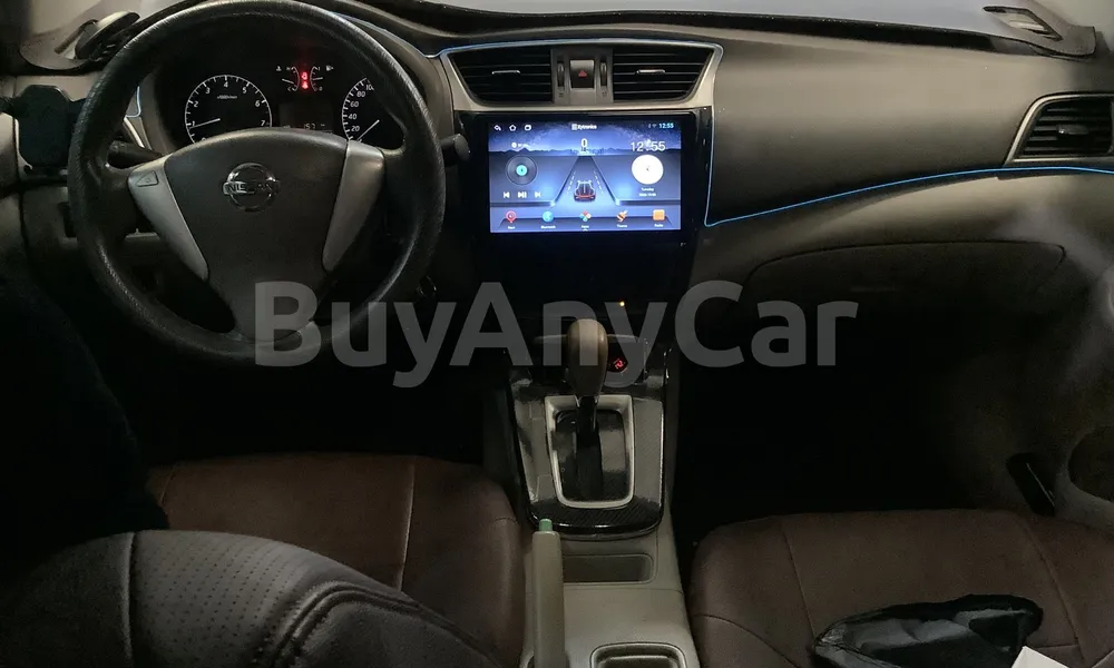 Vehicle photo 8