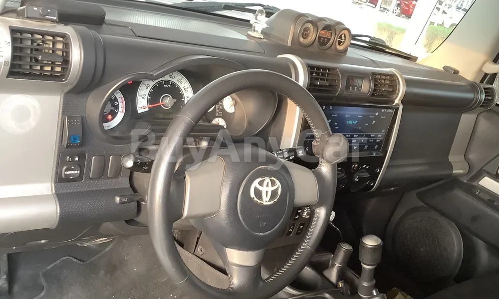 Vehicle photo 8