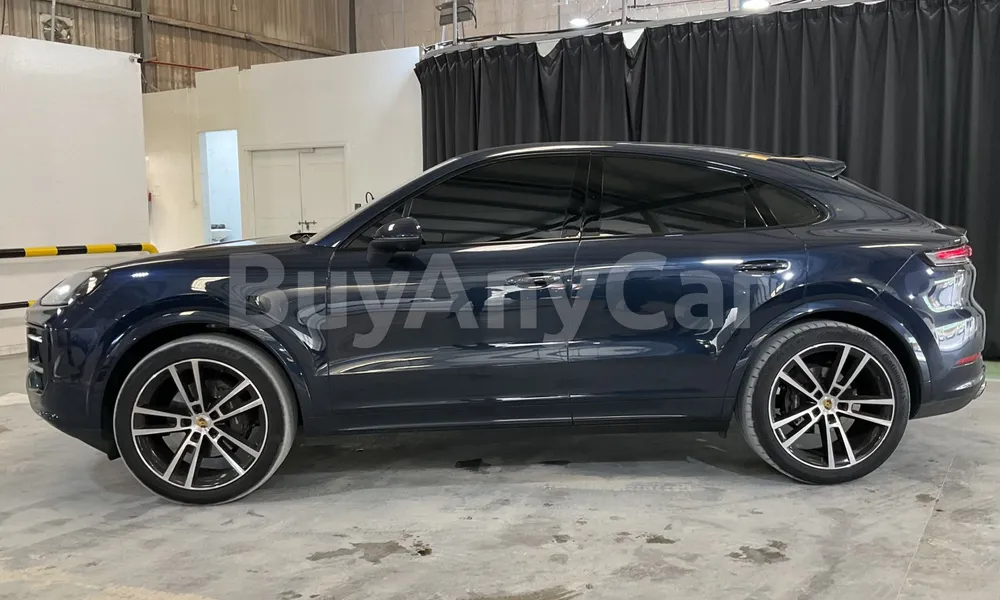 Vehicle photo 3