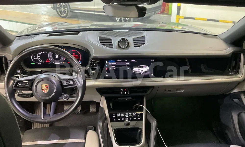 Vehicle photo 8