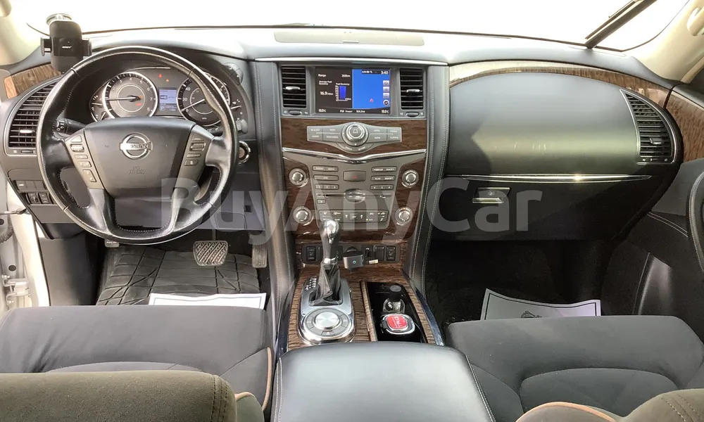 Vehicle photo 8