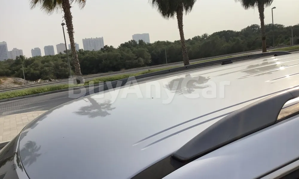 Vehicle photo 5