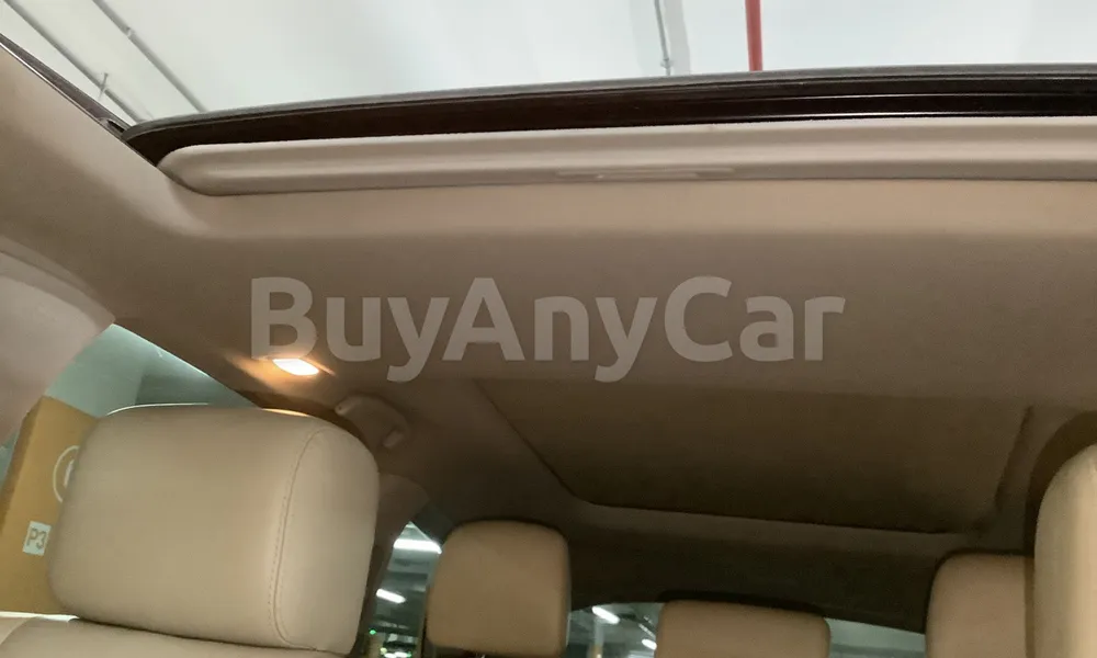 Vehicle photo 8