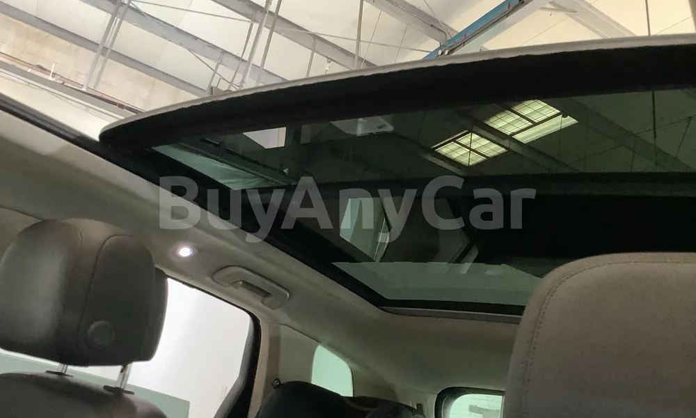 Vehicle photo 9
