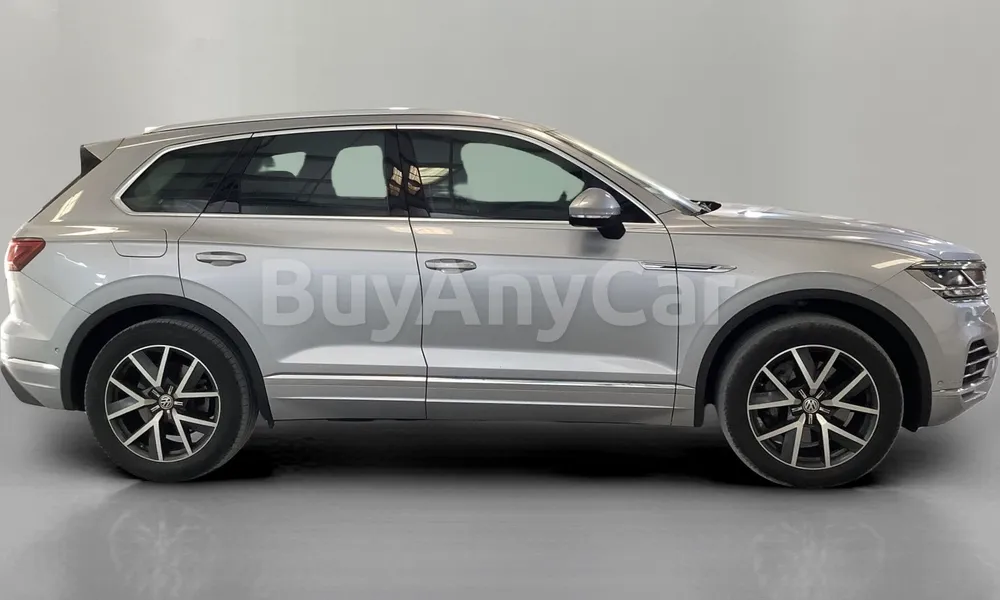 Vehicle photo 3