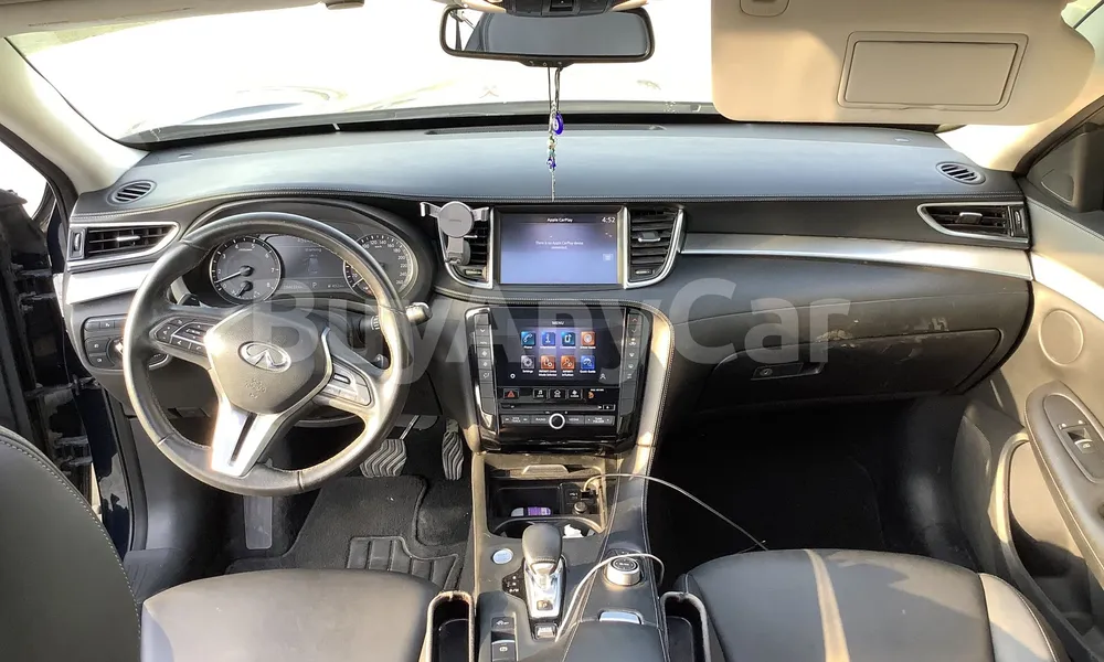 Vehicle photo 8