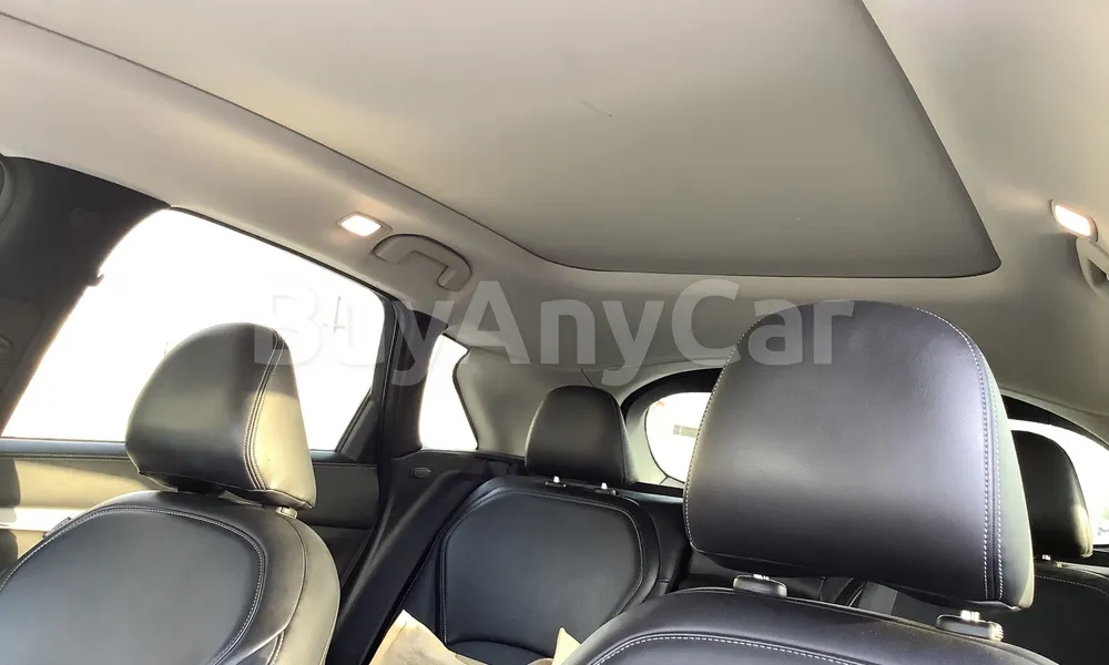 Vehicle photo 9