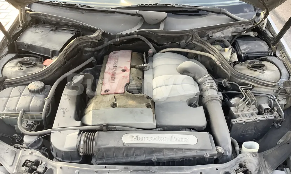 Vehicle photo 8