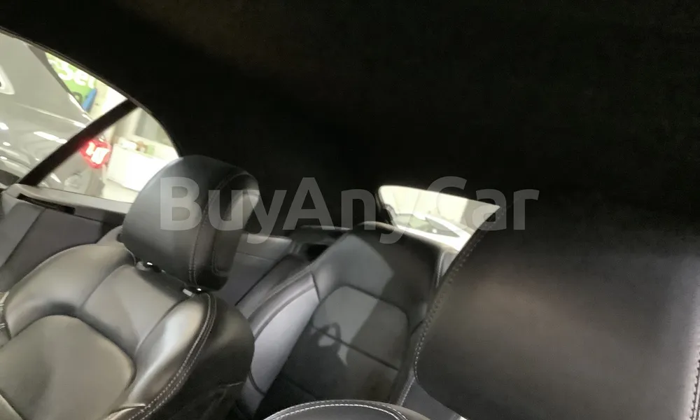 Vehicle photo 9