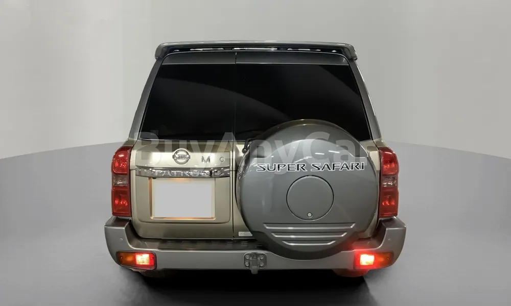 Vehicle photo 2