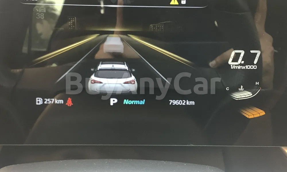 Vehicle photo 8
