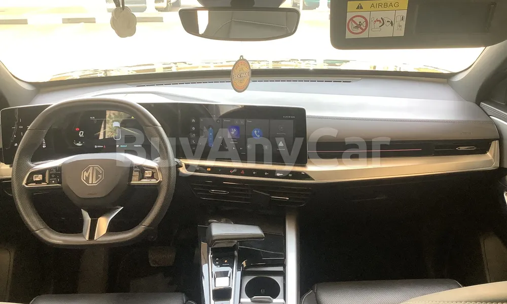 Vehicle photo 9