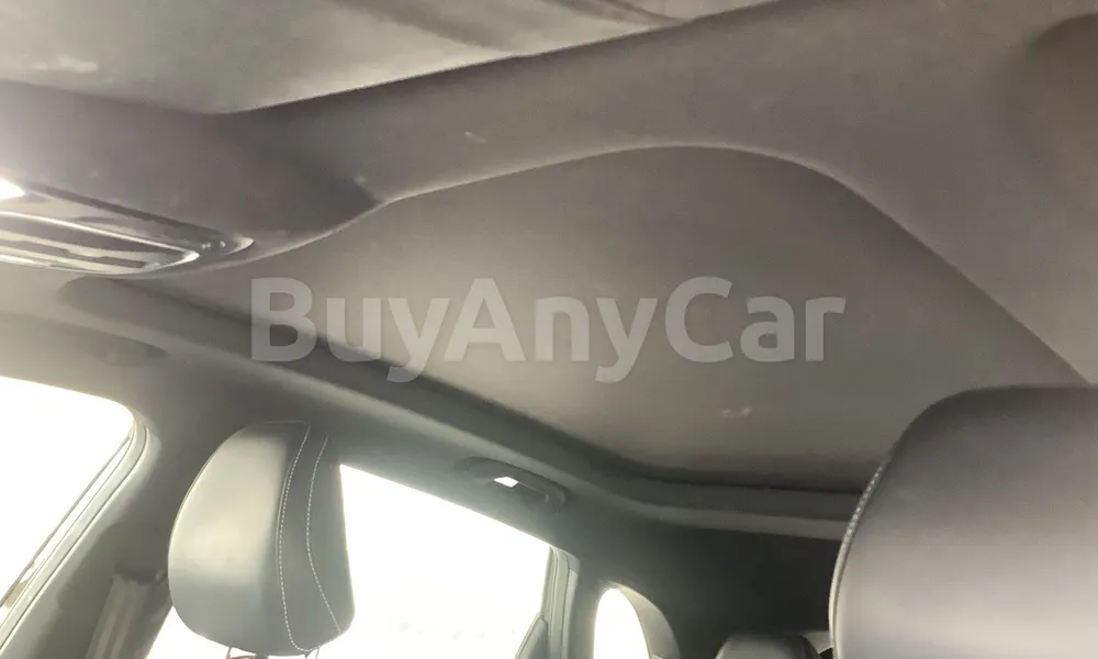 Vehicle photo 10